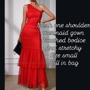 Elegant Red One-Shoulder Mermaid Gown